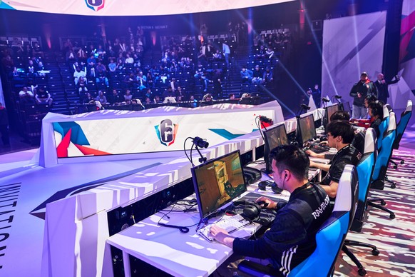 epa06537705 uL Gaming plays against BRK Esports as part of a show match before the semi finals of the Rainbow Six Siege Invitational Tournament held in Montreal, Canada, 17 February 2018. EPA/ANDRE PI ...