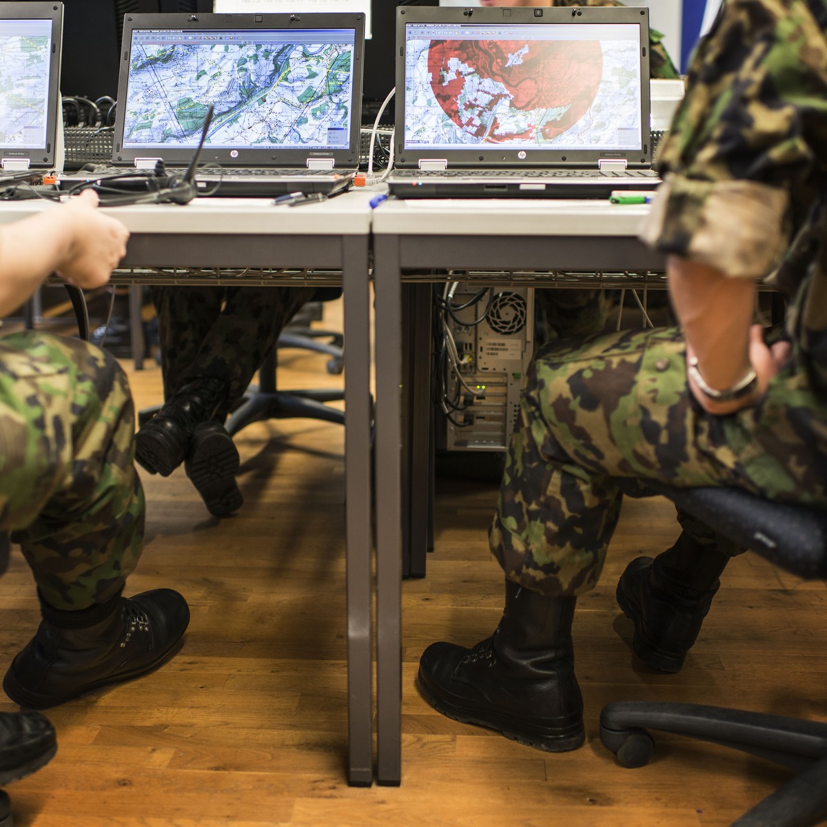 Armee findet Tierpornos in ihrem IT-System Gangbang 1200x1200 HQ-Bild Armee findet Tierpornos in ihrem IT-System Bild Bild