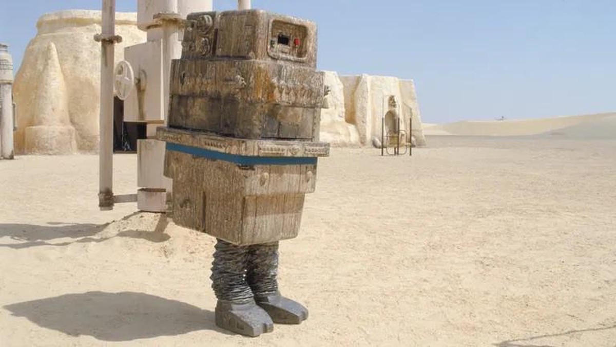 GNK Power Droid star wars https://www.popularmechanics.com/culture/movies/g20139797/best-minor-star-wars-characters/?slide=39