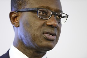 ZUR MELDUNG, DASS DER CREDIT SUISSE CHEF TIDJANE THIAM SEINEN LOHN DEUTLICH GEKUERZT HAT, STELLEN WIR IHNEN AM DONNERSTAG 24. MAERZ 2016 FOLGENDES ARCHIVBILD ZUR VERFUEGUNG. - Tidjane Thiam, CEO of Sw ...