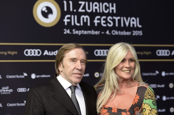 Ausländer, die in der Schweiz leben: Günter Netzer und Frau Elvira.<br data-editable="remove">