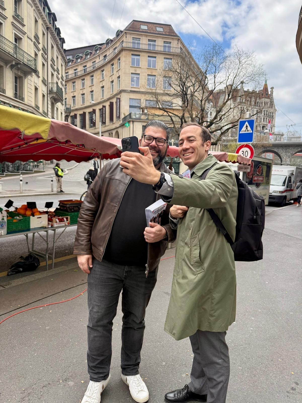Le conseiller national Benoît Gaillard (PS/VD) est venu prêter main forte au candidat popiste.