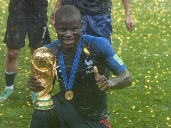 Thema : Ces grands joueurs qui ont rejoint les clubs de football en Arabie Saoudite moyennant des sommes astronomiques - Info - N Golo Kanté rejoint le club saoudien d Al-Ittihad - N Golo Kanté - Fina ...