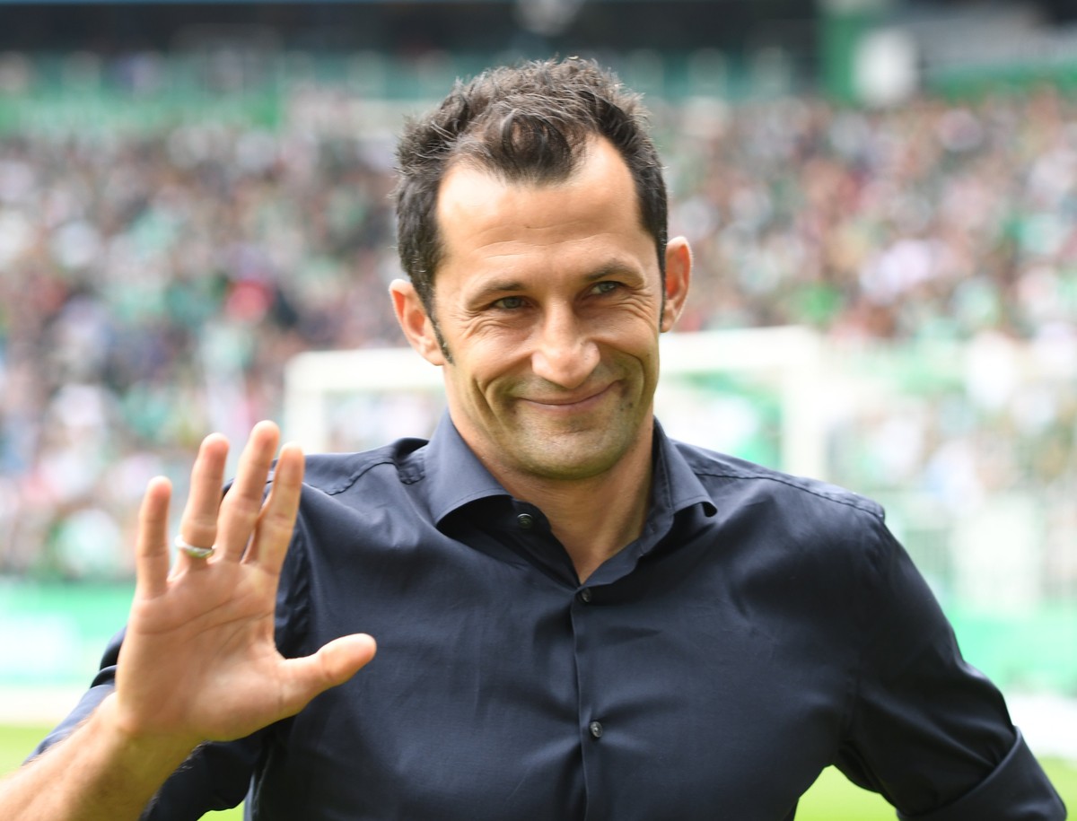 epa06164248 Bayern's sport director Hasan Salihamidzic before the German Bundesliga soccer match between SV Werder Bremen and FC Bayern Munich in Hamburg, Germany, 26 August 2017. EPA/DAVID HECKE ...