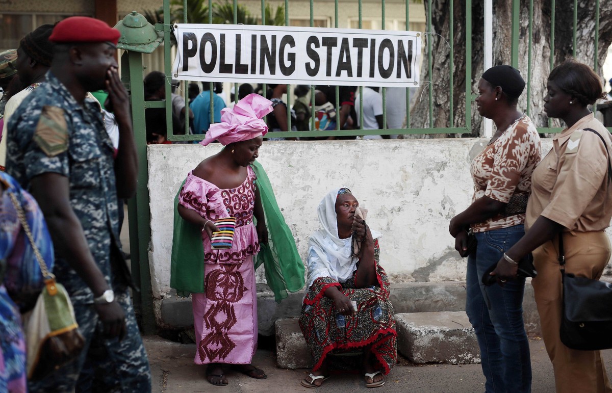 Gambia kappt nach Wahl und Telefonverbindungen