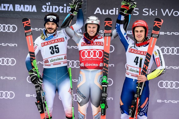 22.12.2019, Grand Risa, La Villa, ITA, FIS Weltcup Ski Alpin, Riesenslalom, Herren, Siegerehrung, im Bild Cyprien Sarrazin FRA Henrik Kristoffersen NOR Zan Kranjec SLO // Cyprien Sarrazin FRA Henrik K ...