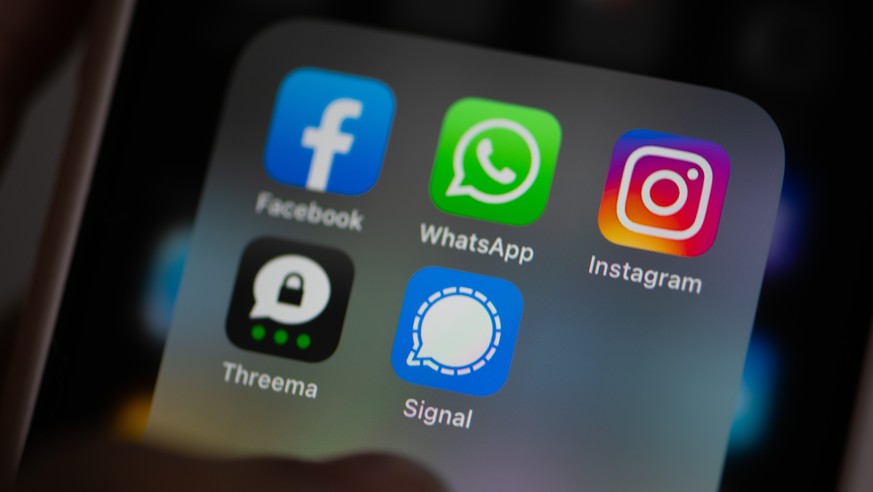 Die Instant-Messaging- und Social Media-Apps: Facebook, WhatsApp, Instagram, Threema und Signal auf einem Smartphone, fotografiert am Donnerstag, 14. Januar 2021, in Zuerich. (KEYSTONE/Christian Beutl ...