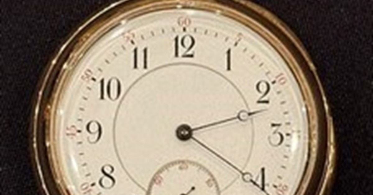 titanic-uhr-erzielt-rekordpreis-und-erz-hlt-tragische-liebesgeschichte