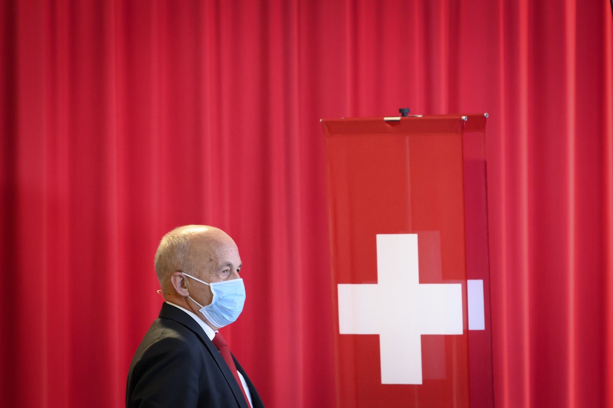 Bundesrat Ueli Maurer, am Delegiertenversammlung die Schweizerische Volkspartei der Schweiz (SVP Schweiz), am Samstag, 24. Oktober 2020, in Bern. Mit Blick auf die steigenden Corona-Fallzahlen und zum ...