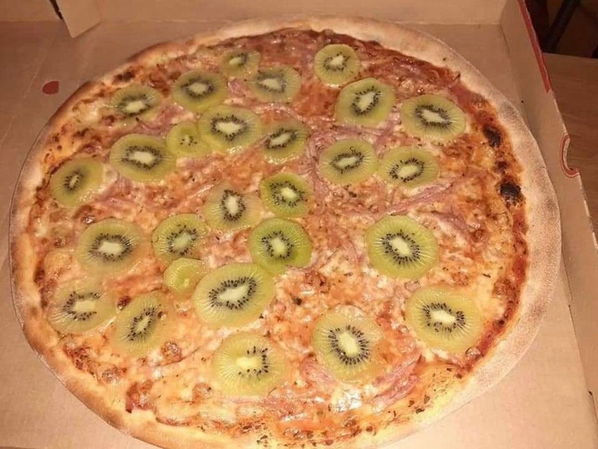Hassverbrechen an Pizzen: Diese Bilder bringen jeden Italiener zum Weinen. Kochen, Essen, Food-Fails.