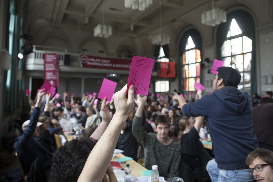 JUSO-Versammlung mit 250 Delegierten in Bern.