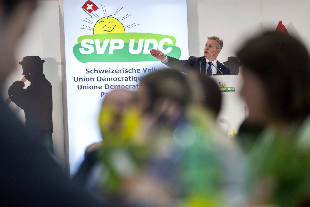 Marco Chiesa, Conseiller aux Etats, president de l'UDC Suisse, s'exprime, lors de l'assemblee des delegues du parti de l'Union Democratique du Centre, UDC SVP, ce samedi 18 mars 20 ...