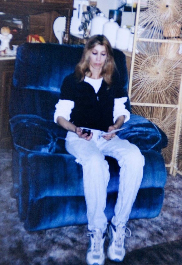 USA: EMINEM FAMILY PORTRAITS 19 January 2006 - USA - Collect photograph courtesy Betty Kresin, maternal grandmother to Eminem. Christmas 2005. Marshall Bruce Mathers III, aka Eminem s ailing mother De ...