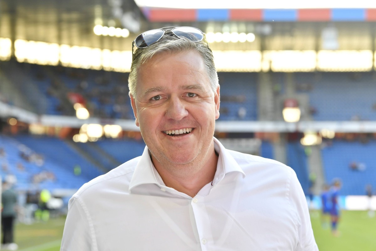 10.08.2019 Basel. Fussball Herren Saison 2019/2020 Super League FC Basel - FC St.Gallen. Im Bild : - Daniel Wermelinger Chef Schiedsrichter Aktion Einzelbild *** 10 08 2019 Basel Football Men Season 2 ...