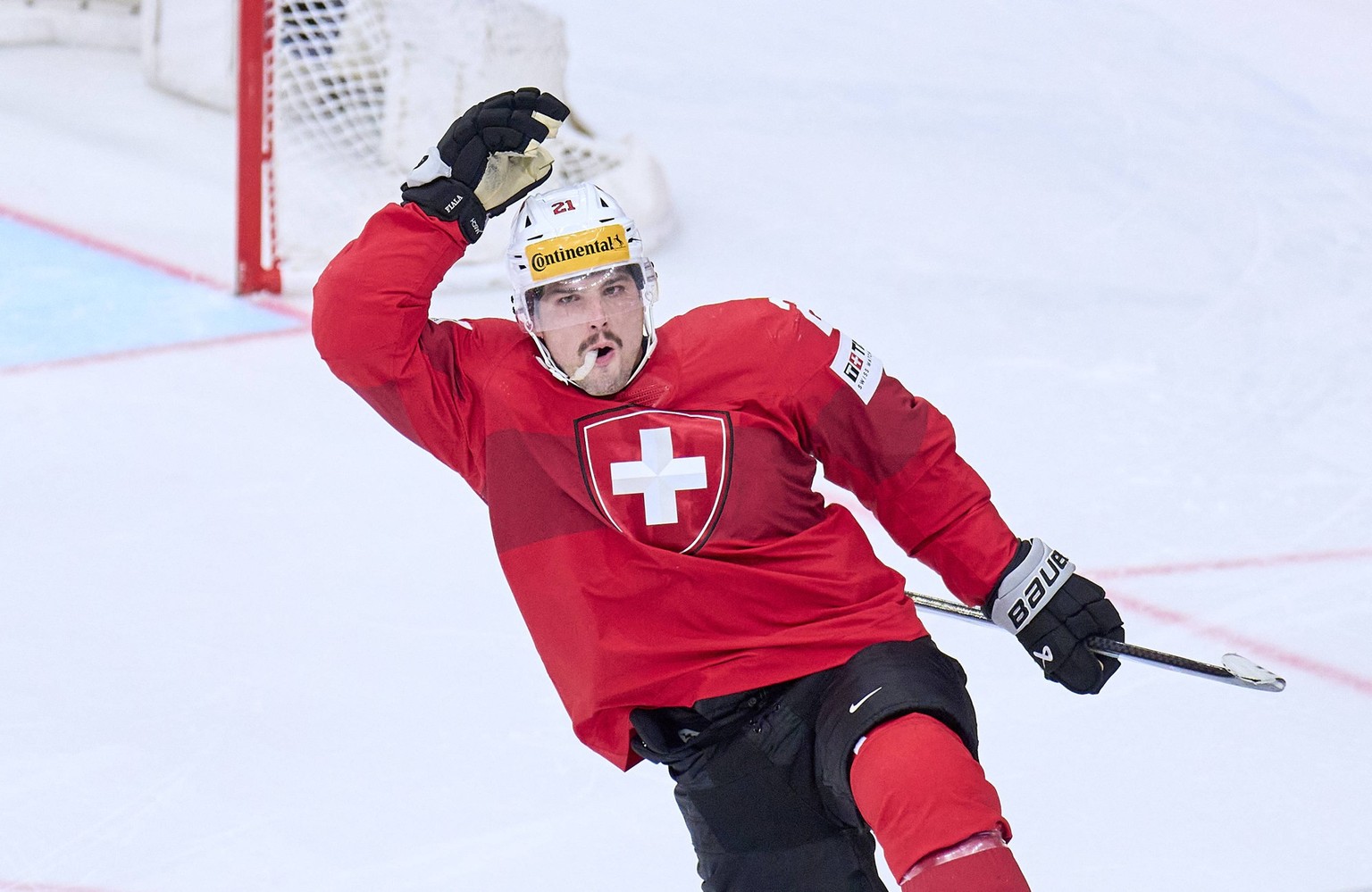 Kevin Fiala, SUI 21 scores, shoots goal , Tor, Treffer, Torschuss, against Jordan Binnington CAN 50 and celebrates in the penalty shootout of the semi final match CANADA - SWITZERLAND of the IIHF Ice  ...