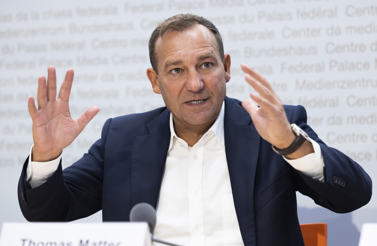 Thomas Matter, Nationalrat SVP-ZH, spricht waehrend einer Medienkonferenz zur Reform der Verrechnungssteuer, am Dienstag, 23. August 2022 in Bern. (KEYSTONE/Peter Klaunzer)