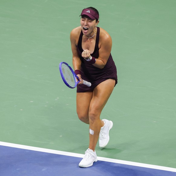 epa13224228 Jessica Pegula of the US reacts after defeating Emma Navarro of the US during their Women's Singles Quarterfinal match at the US Open Tennis Championships at the USTA Billie Jean King ...
