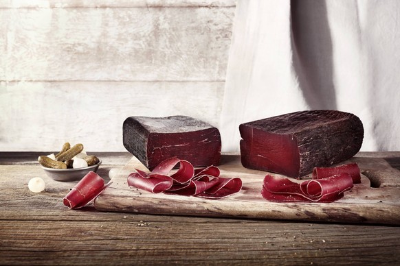 Tessiner Trockenfleisch auf Brett