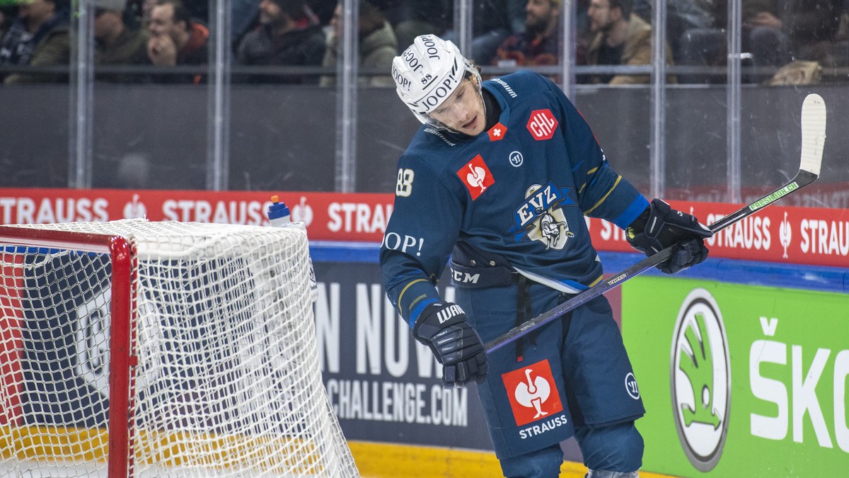 Sven Senteler from Zug of Switzerland during the Semifinal game of the Champions Hockey League match between Switzerland's EV Zug and Tappara Tampere of Finland, in Zug, Switzerland, Tuesday, Jan ...