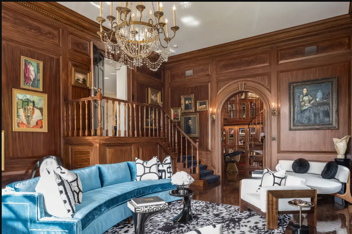 Deux salons, c'est mieux.