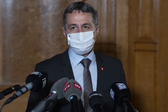 Bundesrat Ignazio Cassis aeussert sich an einem Point de Presse zum weiteren Vorgehen zum Rahmenabkommen mit der EU, am Montag, 26. April 2021, in Bern. (KEYSTONE/Peter Schneider)