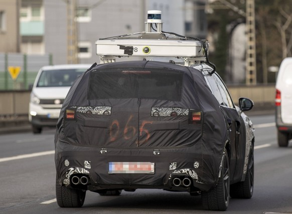 18.02.2021, Test Autonomes Fahren , Wuerzburg, City Bild: Test des Autonomen Fahrens, kuenstliche Intelligenz, Velodyne *** 18 02 2021, Test Autonomous Driving , Wuerzburg, City Bild test of autonomou ...