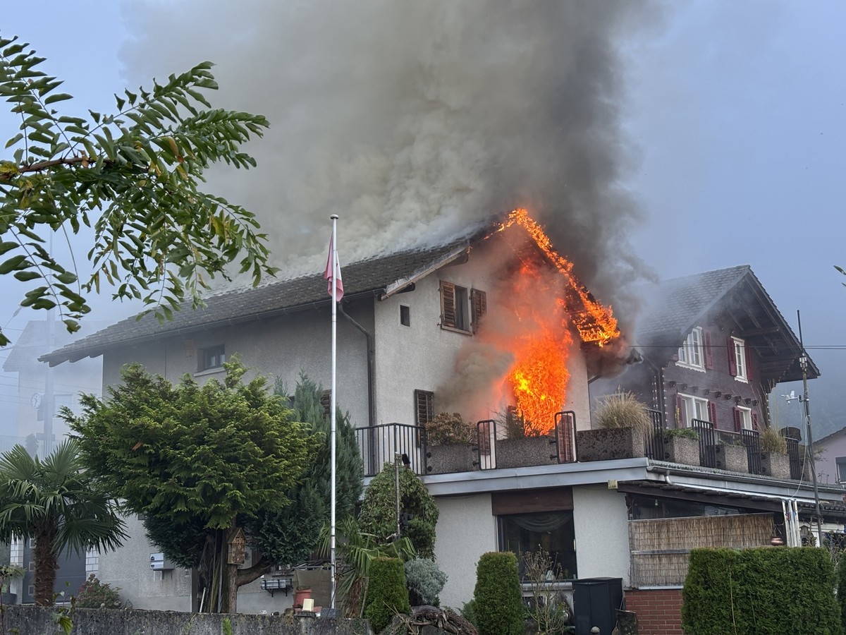Das brennende Haus in Sisikon.