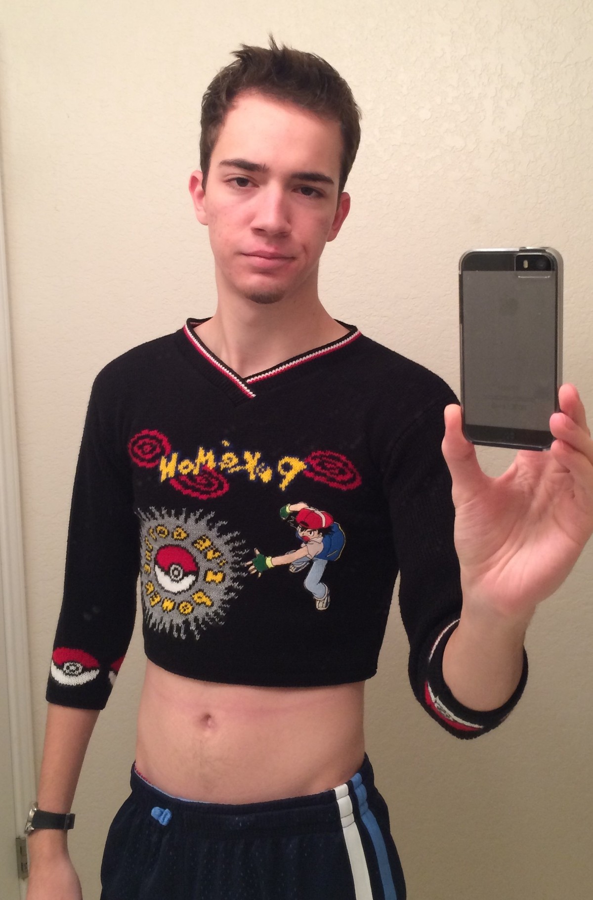 Hässlicher Pullover mit Pokemon