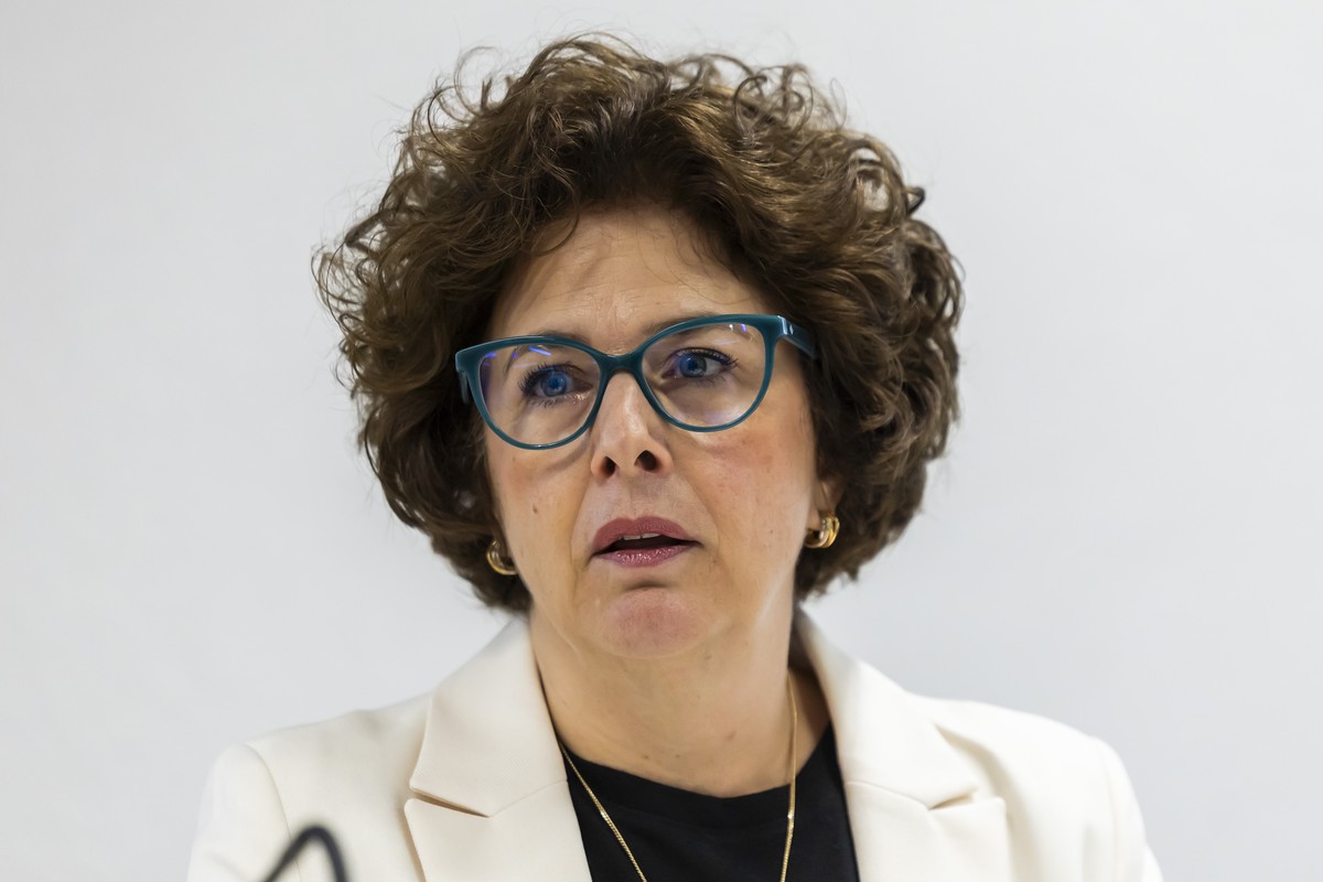 Nathalie Brender, magistrat suppleant de la Cour des comptes, presente l'audit sur sur la gouvernance de la Fondation d'art dramatique (FAD) et la surveillance de la Comedie de Geneve, lors  ...