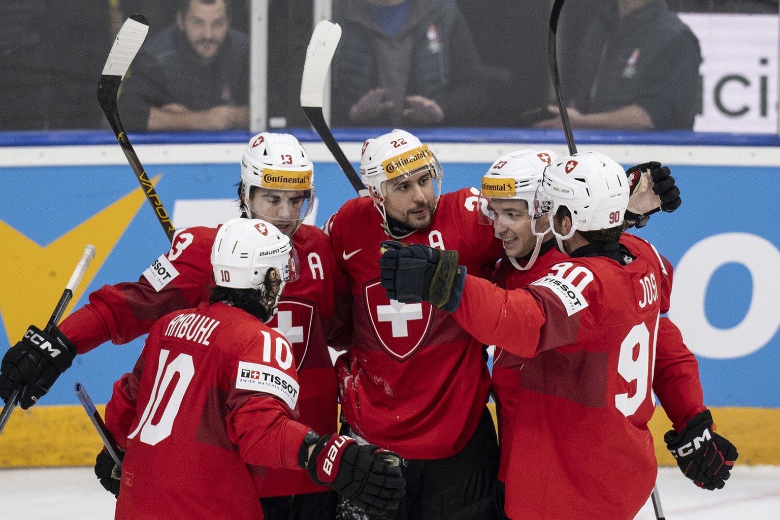 Switzerland&#039;s Andres Ambuehl, Nico Hischier, Nino Niederreiter, Philipp Kurashev and Roman Josi, from left, celebrate their goal to 5-1during the Ice Hockey World Championship group A preliminary ...