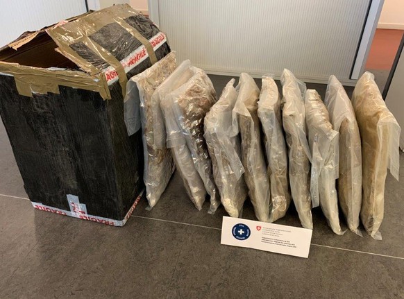 Paket Sollte Nach Belgien Landete Aber In Der Schweiz Watson