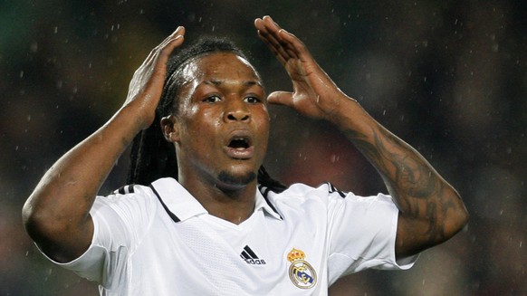 Real Madrid&#039;s Royston Drenthe from the Netherlands reacts during his Spanish La Liga soccer match against Barcelona at the Camp Nou stadium, Saturday, Dec. 13, 2008. (AP Photo/Daniel Ochoa de Olz ...