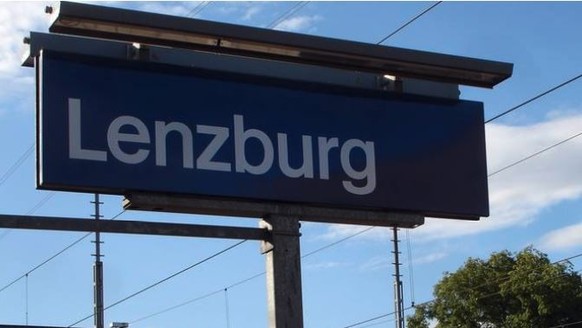 Auf den Geleisen des Bahnhof Lenzburg wurde eine leblose Person gefunden.