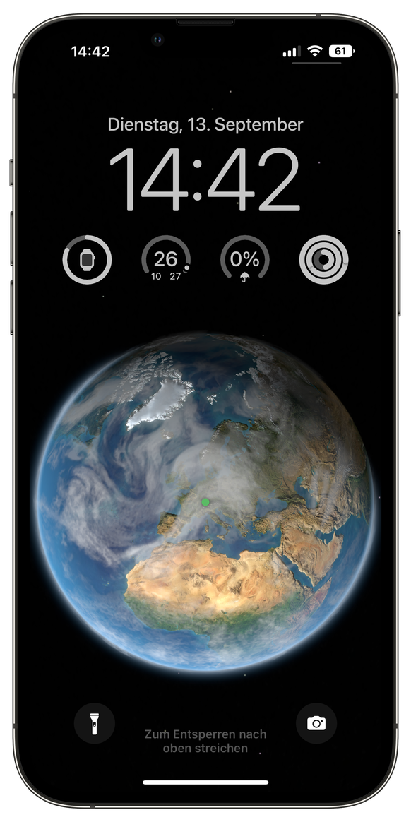 Mit iOS 16 kann der iPhone-Sperrbildschirm individueller gestaltet und mit praktischen Widgets bestückt werden.