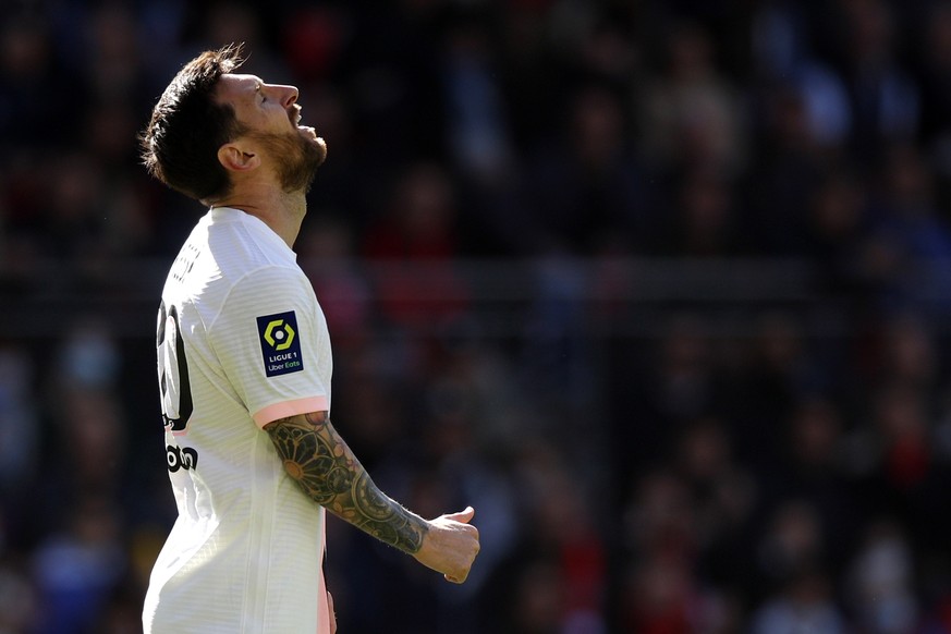 epa09503274 Paris Saint Germain&#039;s Lionel Messi reacts during the French Ligue 1 soccer match between Stade Rennais and PSG at the Roazhon Park stadium in Rennes, France, 03 October 2021. EPA/YOAN ...