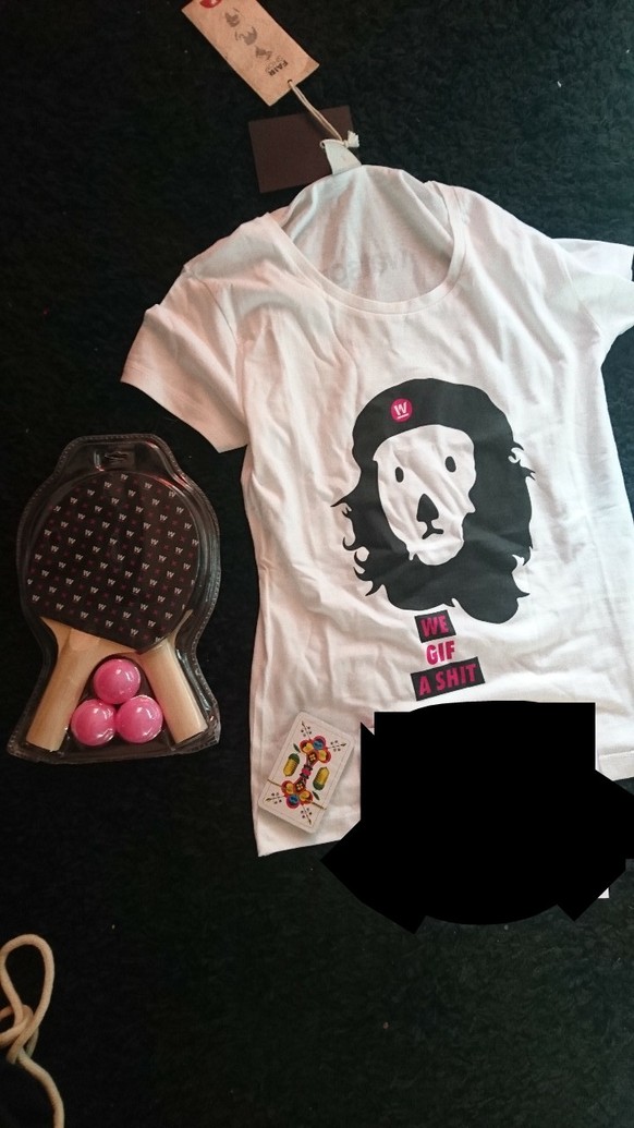SIEHST DU ES? Der PICDUMP ist da!
Riiiiesen herzlichen Dank Lina und Loro ❤ für das tolle packet, am meisten hatte ich Freude das es diesmal kleiner war als die riesige Watsonkleber Box und somit einf ...