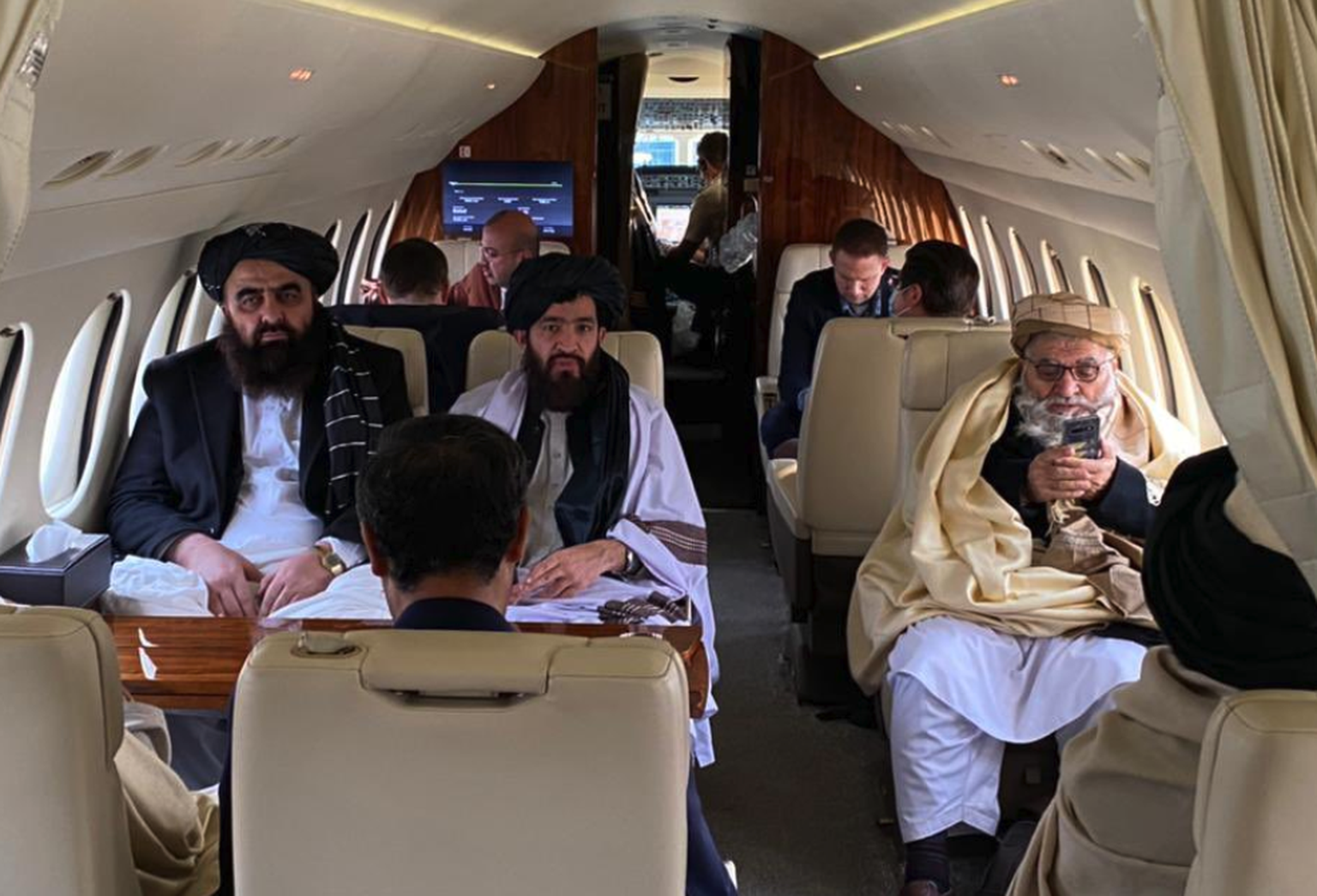 Delegation der Taliban fliegt im Privatjet nach Oslo.