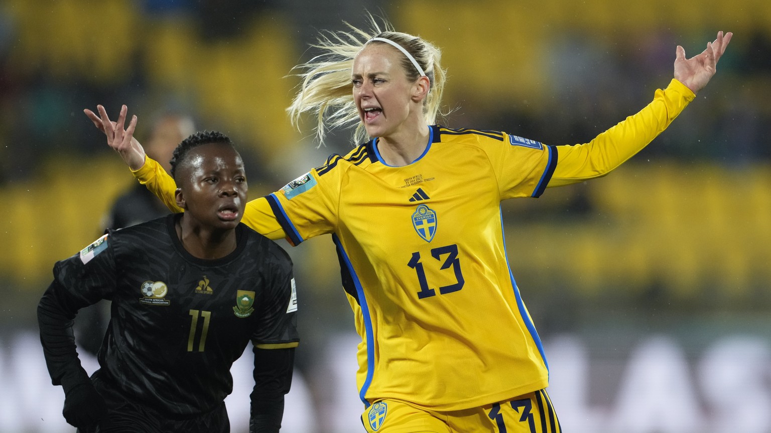 Sweden&#039;s Amanda Ilestedt reacts as South Africa&#039;s Thembi Kgatlana, left, watches during the Women&#039;s World Cup Group G soccer match between Sweden and South Africa in Wellington, New Zea ...