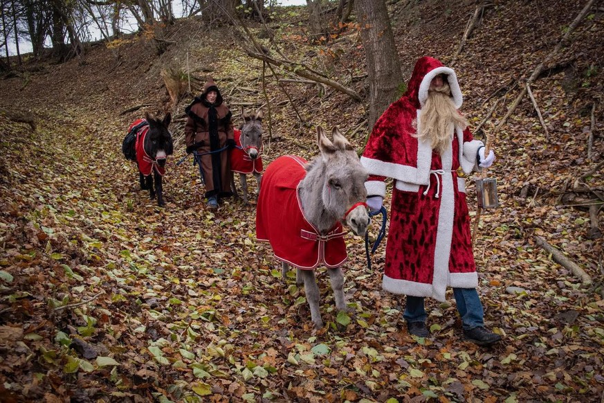 So sollte es aussehen: Samichlaus, Schmutzli und Esel im friedlichen Gleichschritt.