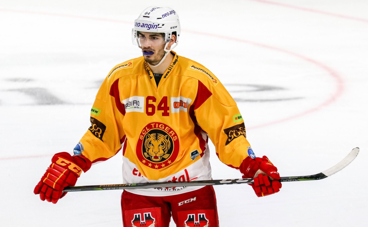Zryd Miro während dem Auswärtsspiel gegen die ZSC Lions 12.09.2017. Eishockey NL *** Zryd Miro during the away match against the ZSC Lions 12 09 2017 Ice Hockey NL