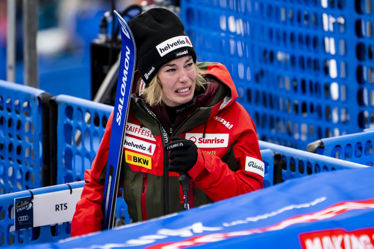 epa11983808 Michelle Gisin of Switzerland reacts in the finish area during the women's Super-G race at the FIS Alpine Ski World Cup Finals, in Sun Valley, Idaho, USA, 23 March 2025. EPA/JEAN-CHRI ...