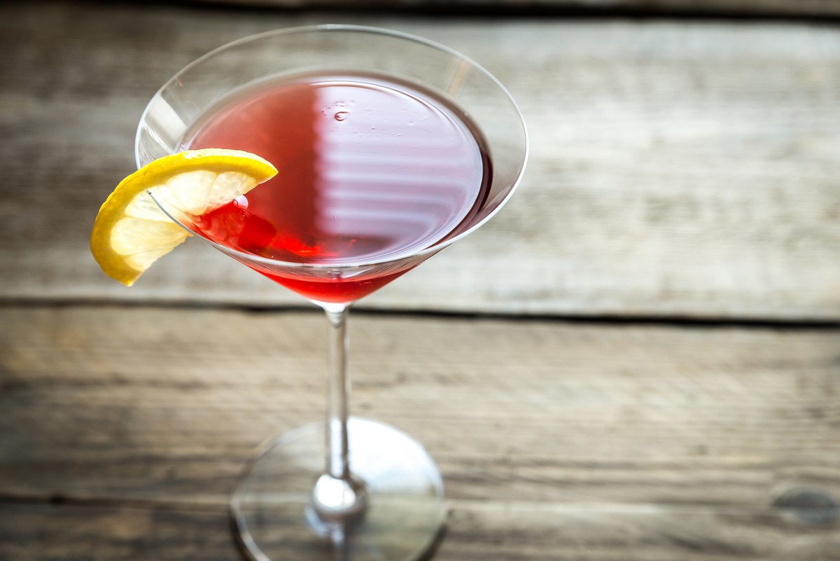 cosmopolitan cocktail wodka cointreau alkohol drinks trinken