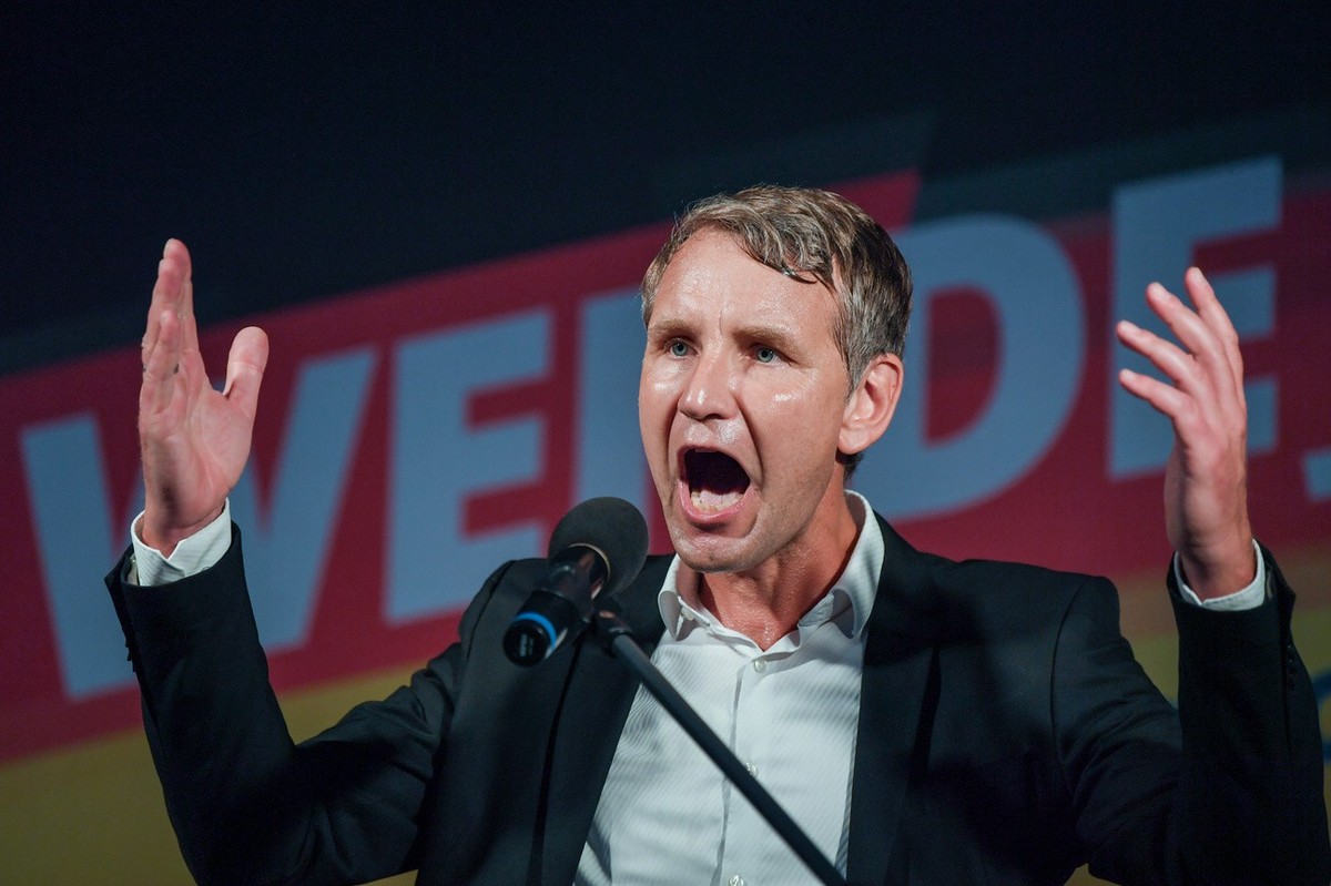 30.08.2019, Brandenburg, Königs Wusterhausen: Björn Höcke, Vorsitzender der AfD in Thüringen, spricht auf dem Wahlkampfabschluss der AfD in Brandenburg. In Brandenburg und Sachsen wird am 01. Septembe ...