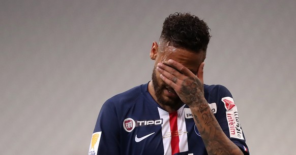 epa08577846 Neymar Jr of Paris Saint Germain reacts during the Coupe de la Ligue final soccer match between Paris Saint Germain and Olympique Lyon in Saint-Denis, near Paris, France, 31 July 2020. EPA ...