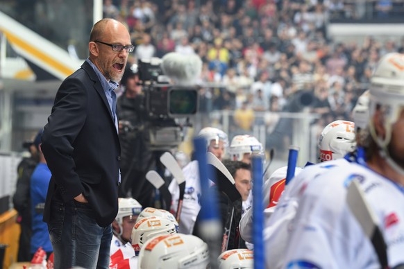 Zurich&#039;s coach Hans Kossmann during the fifth match of the playoff final of the National League of the ice hockey Swiss Championship between the HC Lugano and the ZSC Lions, at the ice stadium Re ...