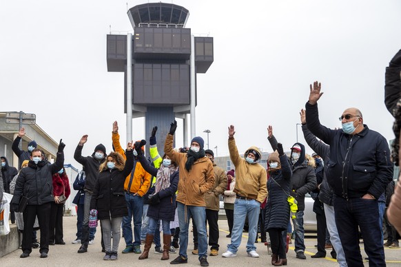 Les employes de la societe Swissport protestent concernant les nouvelles conditions d