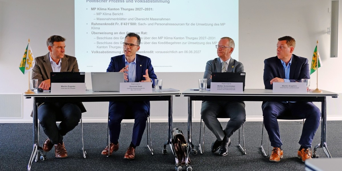 Martin Eugster, Chef Amt für Umwelt, Regierungsrat Dominik Diezi, Chef Departement für Bau und Umwelt, Regierungsrat Walter Schönholzer, Chef Departement für Inneres und Volkswirtschaft, und Martin An ...