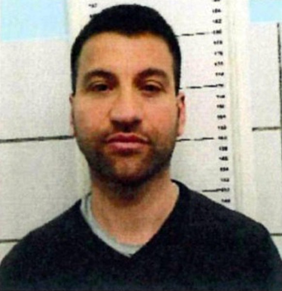 epa12868925 An undated handout photo made available by the Italian Ministry of Interior shows Mafia boss Roberto Mazzarella at an undisclosed location (issued 04 April 2026). Fugitive mafia boss Mazza ...