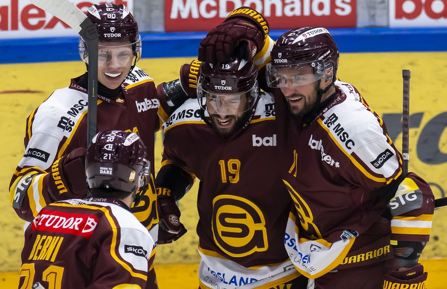 Les joueurs genevois laissent eclater leur joie, lors du match du championnat suisse de hockey sur glace de National League entre Geneve-Servette HC, GSHC, et ZSC Lions, ZSC, ce vendredi 2 janvier 202 ...