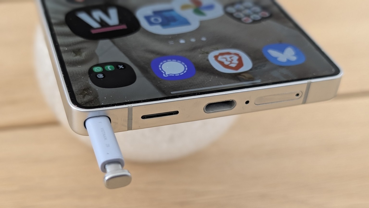 Der im Handy verstaubare Stift ist weiterhin da.